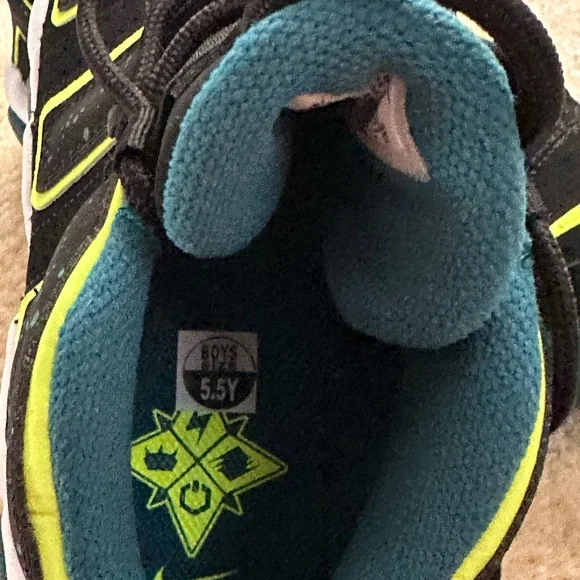 Nike Kids Black and Neon Green Sneakers - Picture 4 of 5